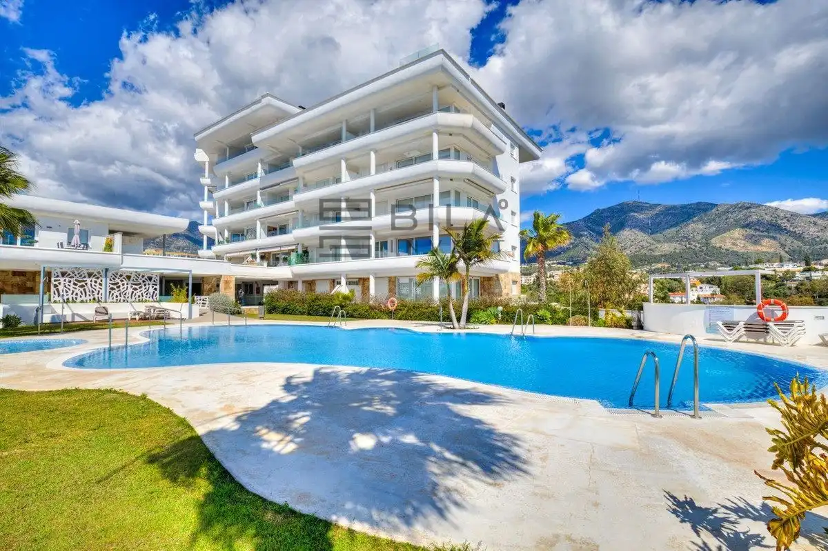Vista exterior de Piso en venta en Fuengirola con Aire acondicionado, Terraza y Trastero