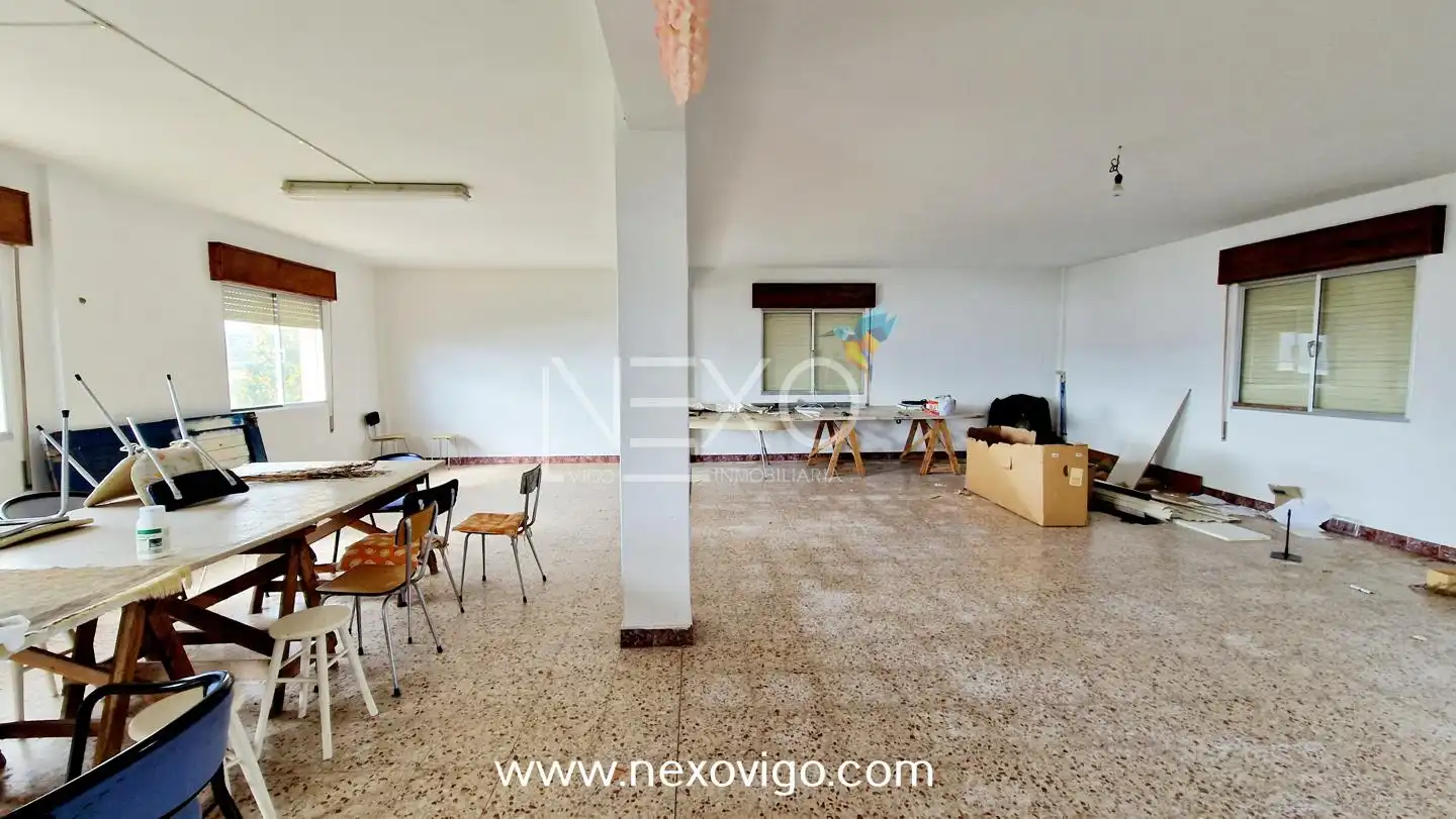 Casa o xalet en venda en Cangas  amb Calefacció, Jardí privat i Parquet