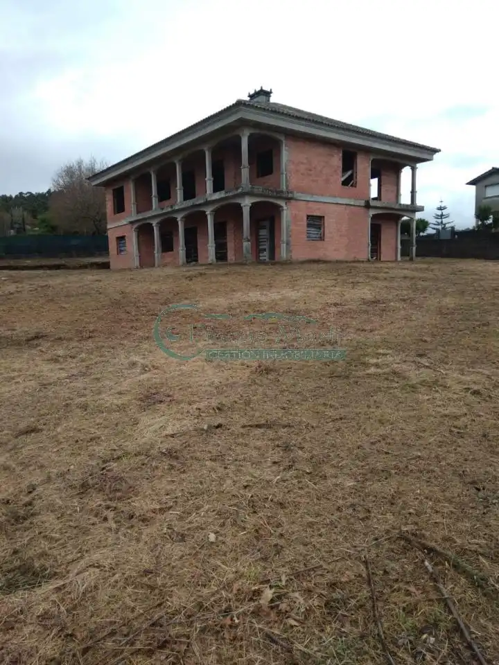 Casa o xalet en venda en Redondela amb Calefacció, Jardí privat i Terrassa