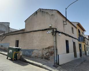 Vista exterior de Casa o xalet en venda en Almodóvar del Campo amb Terrassa