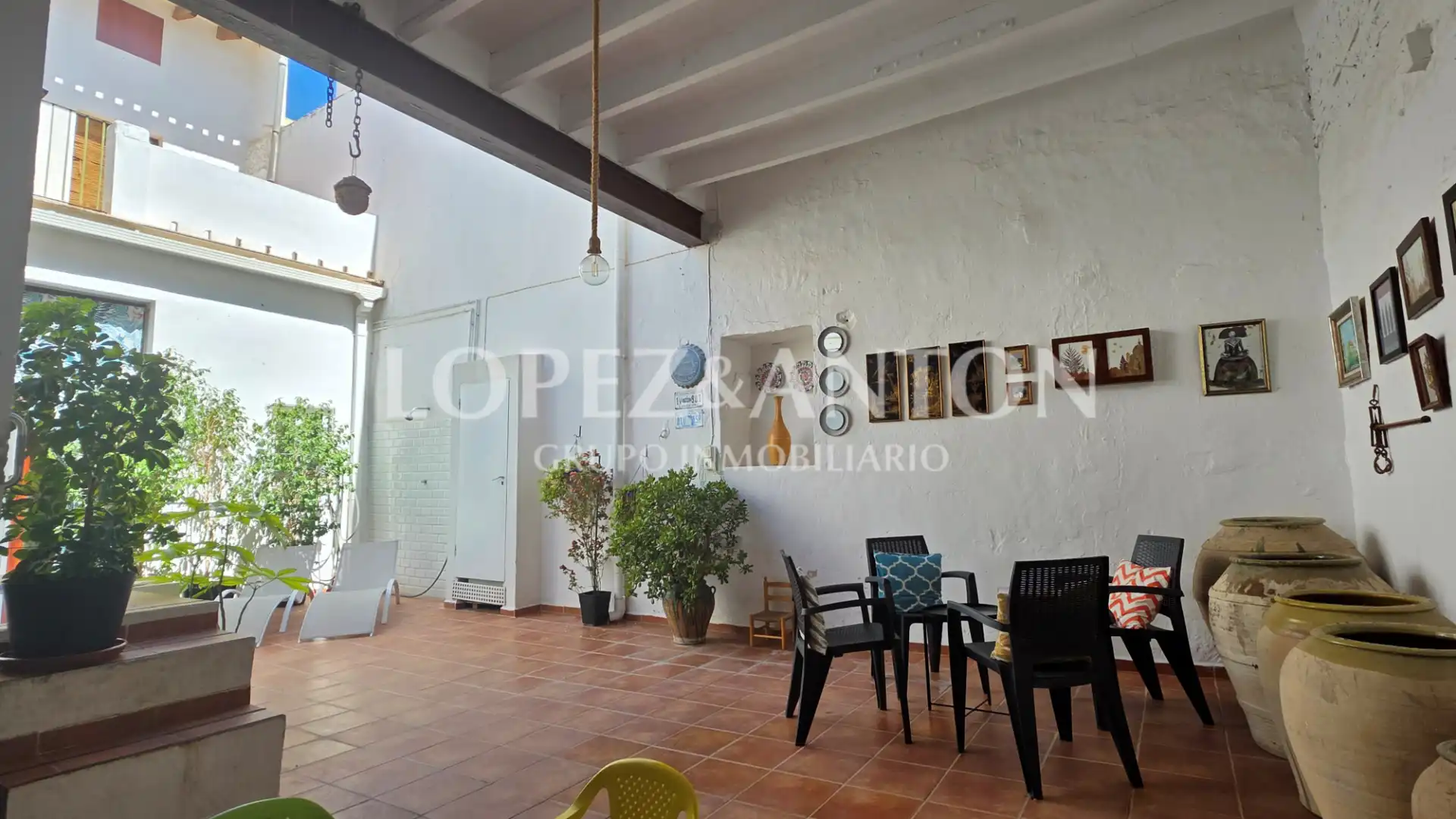 Terrace of Detached homes for sale in La Pobla de Vallbona  with Air Conditioner, Terrace and Swimming Pool