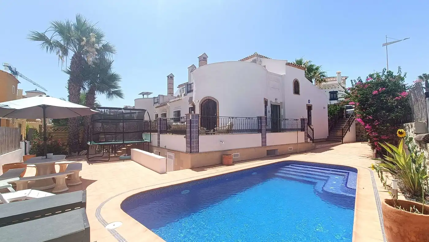 Casa con terrazza in vendita a Algorfa