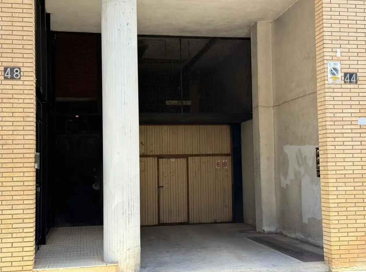 Parking avec ascenseur à vendre à Saragossa