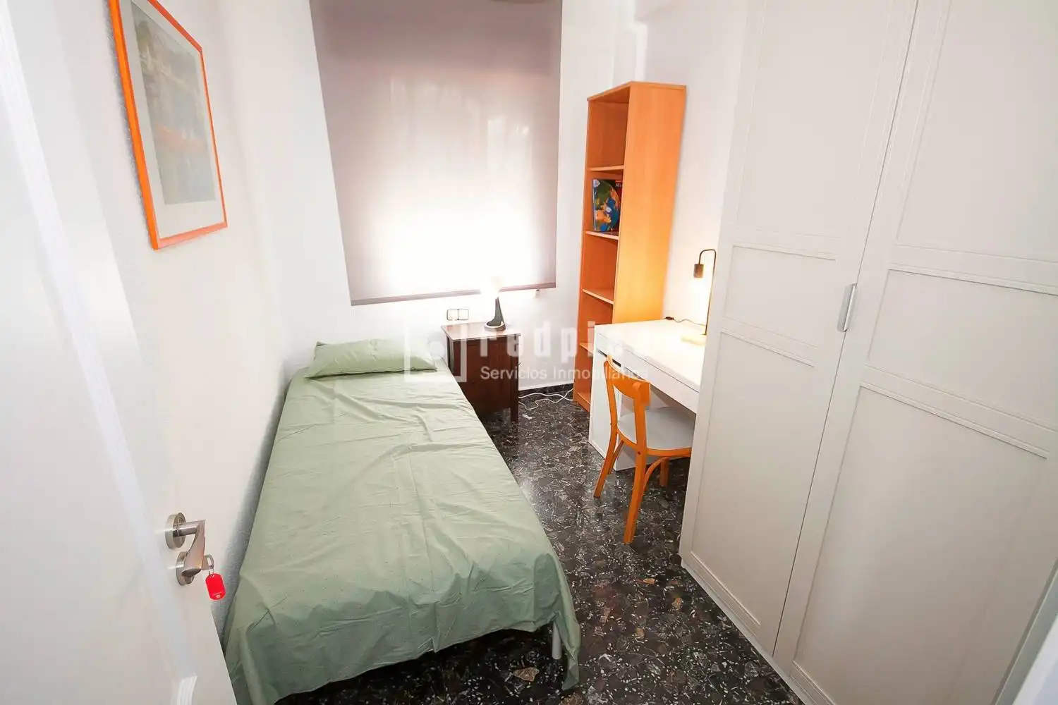Dormitori de Pis de lloguer en Málaga amb Moblat