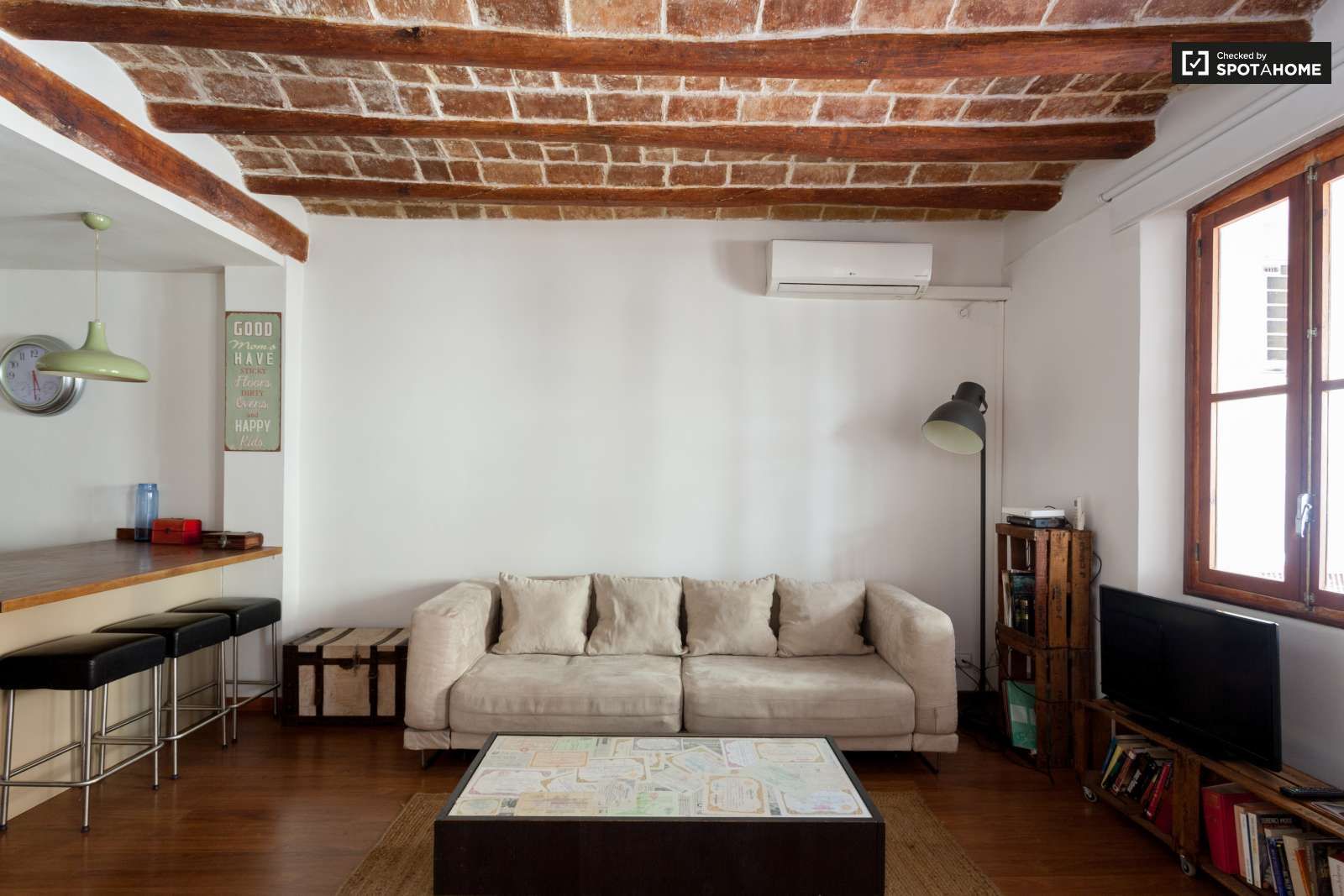 Apartment to share in El Raval