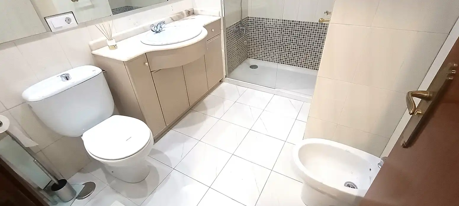 Bathroom of Flat for rent in Burlada / Burlata  with Heating, Parquet flooring and Terrace