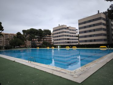 Mini appartamento con piscina in affitto a Carrer Bisbe Serra 5