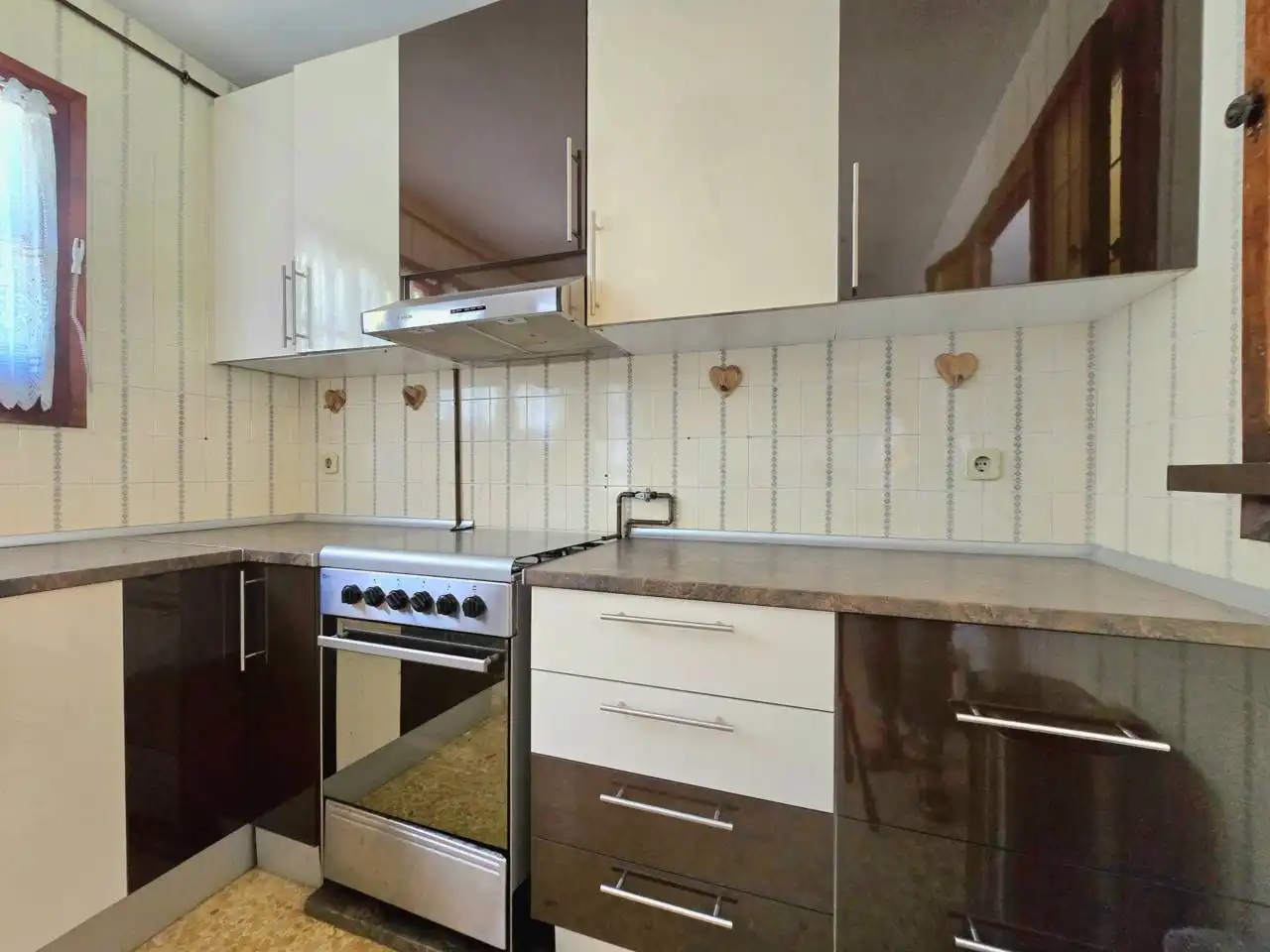 Cuina de Casa o xalet en venda en Vilanova i la Geltrú amb Jardí privat i Terrassa