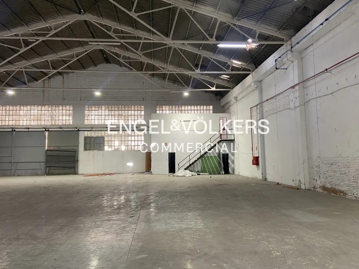 Fabrikhallen zum Verkauf in L'Hospitalet de Llobregat