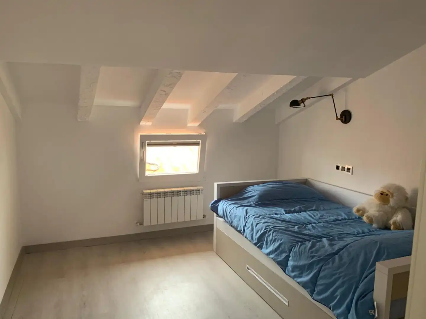 Attic for rent in Ordoño II, Centro Ciudad