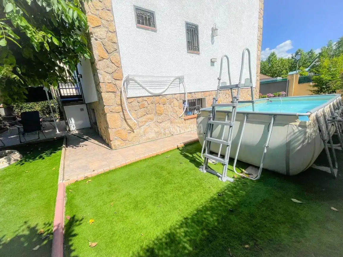 Piscina de Casa o xalet en venda en Guadarrama amb Calefacció