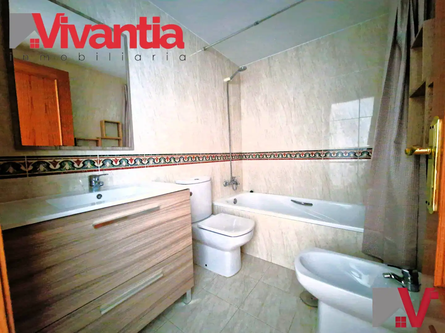 Bathroom of Flat for sale in Lorca  with Air Conditioner, Heating and Terrace