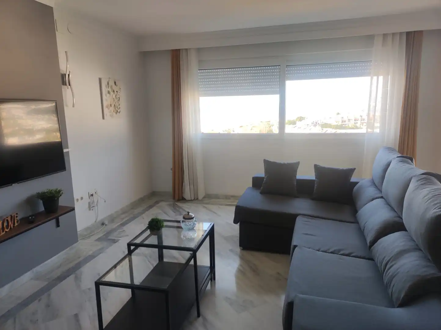 Living room of Flat for rent in Benalmádena  with Air Conditioner, Heating and Furnished