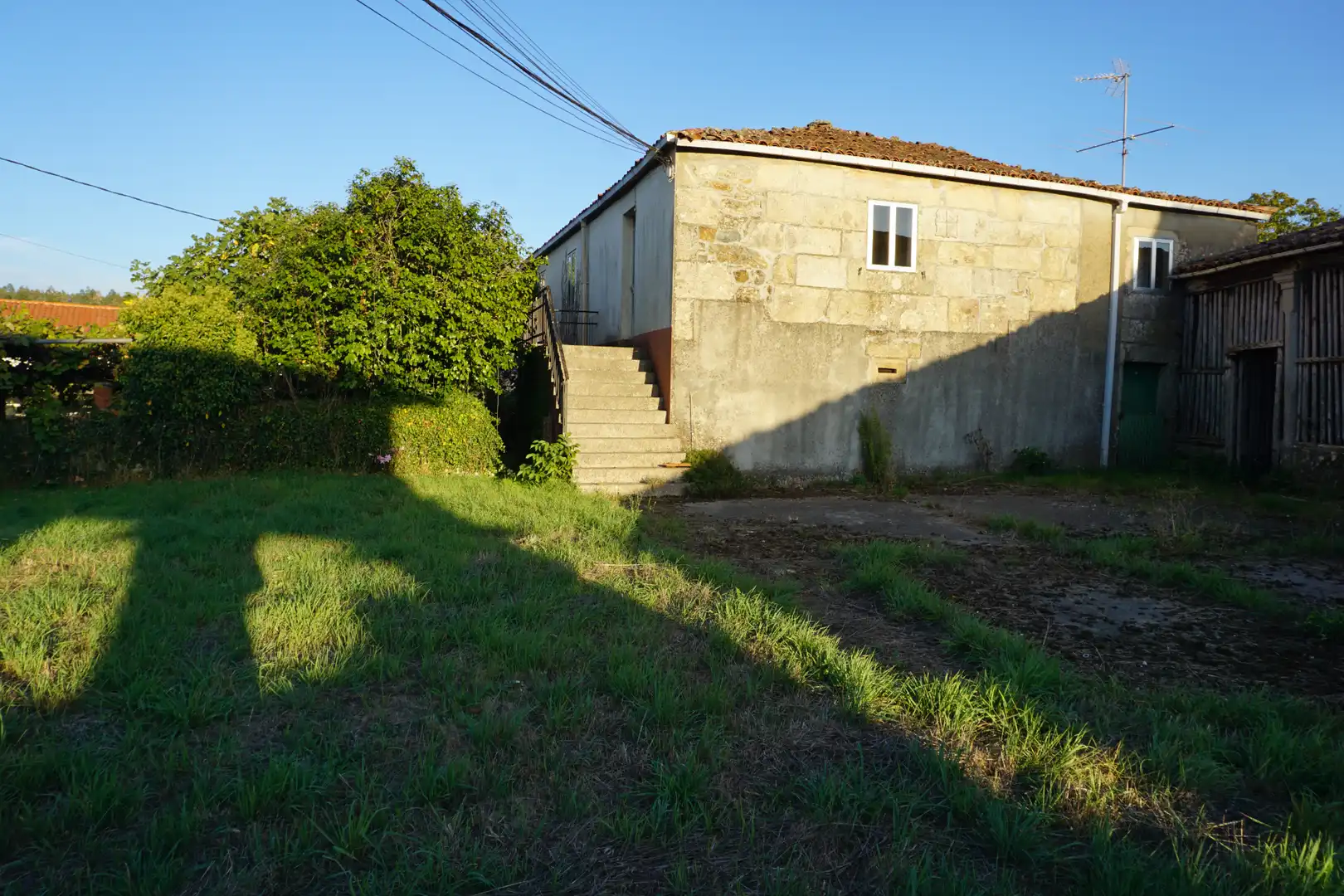 Vista exterior de Finca rústica en venda en Santiso amb Jardí privat