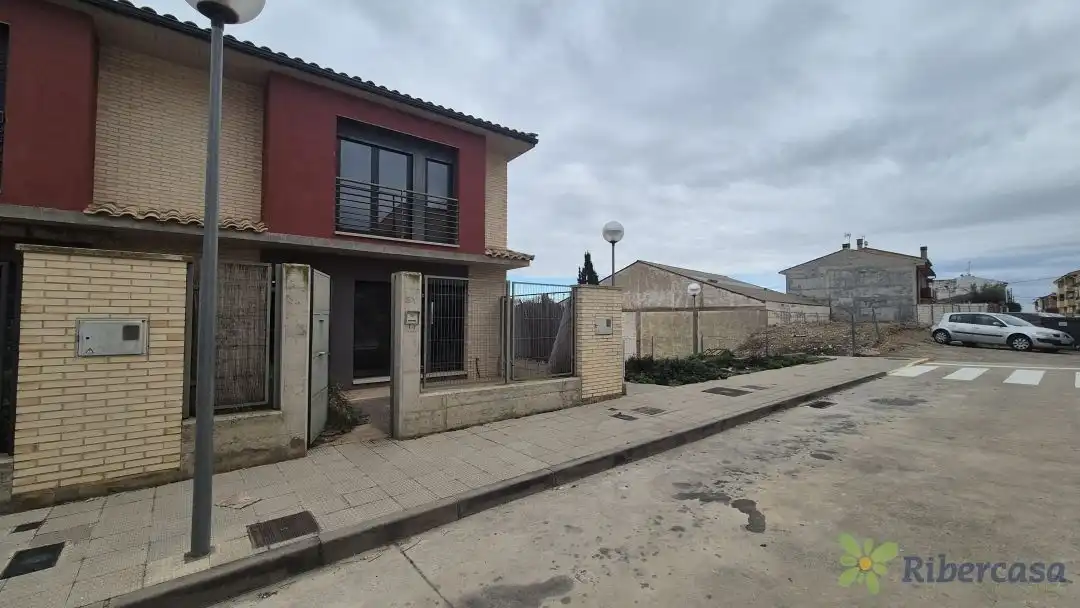 Casa adosada en venda a Calle Río Aragón, 31, Villafranca
