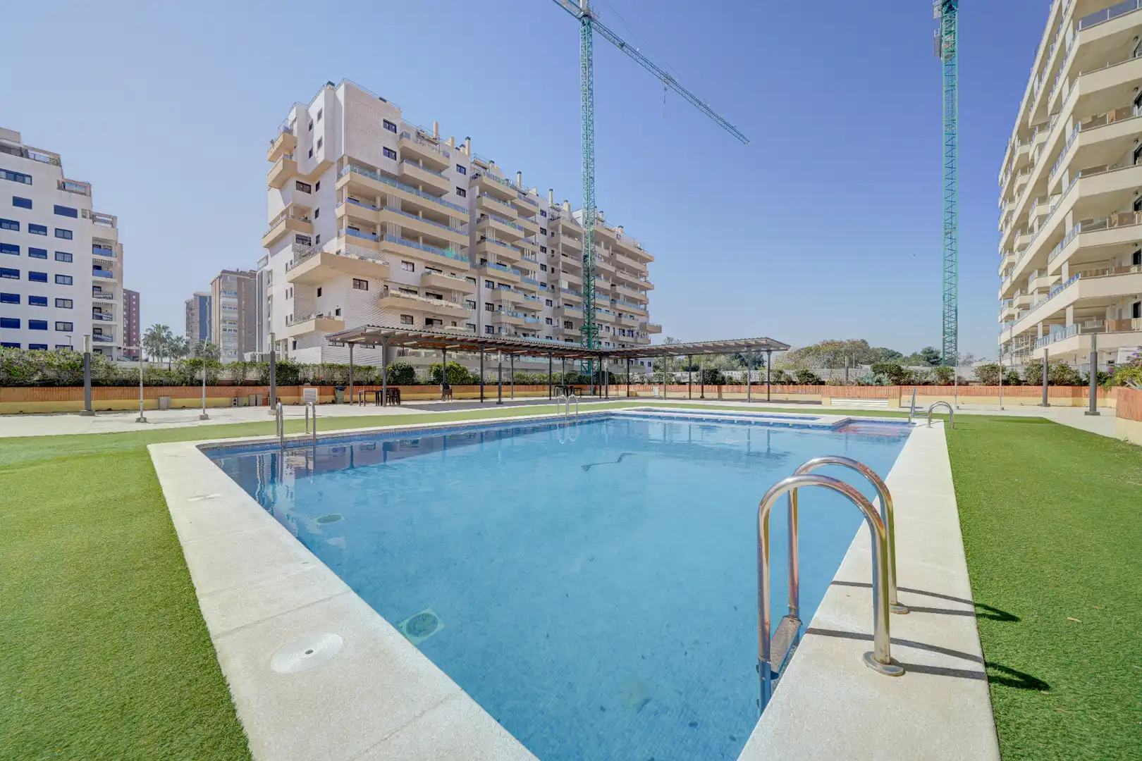 Schwimmbecken von Dachboden zum Verkauf in La Pobla de Farnals mit Klimaanlage, Heizung und Terrasse