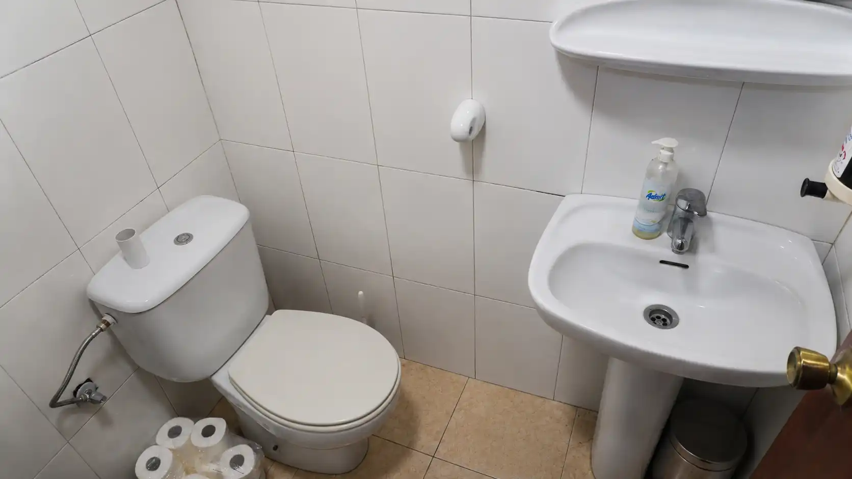 Business premises for sale in Carrer de Santiago Rusiñol 18, imagen 2