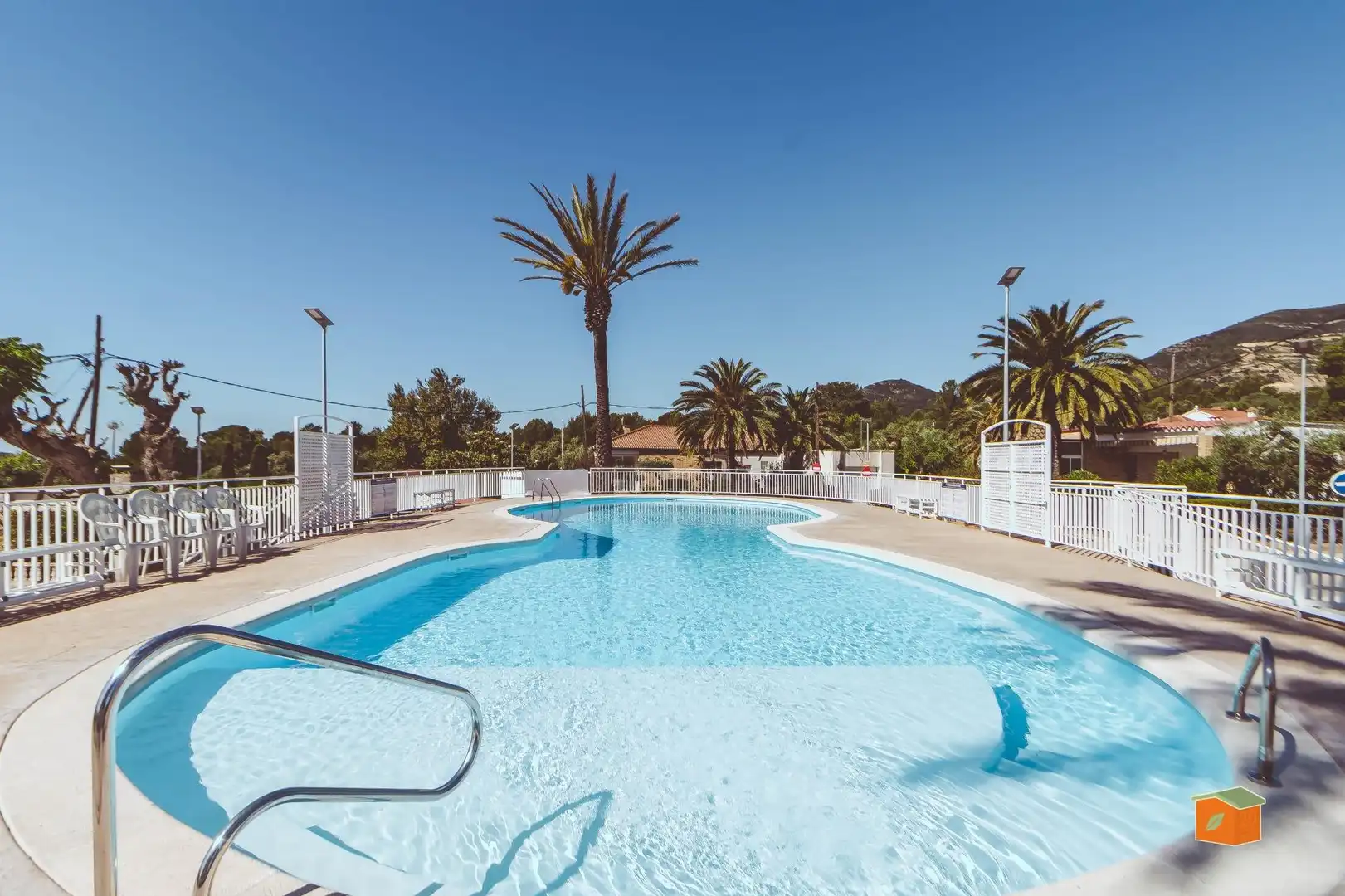 Piscina de Casa adosada en venda en Alcanar amb Jardí privat, Terrassa i Moblat