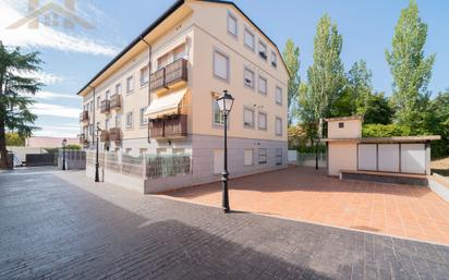 Vista exterior de Pis en venda en Collado Villalba amb Balcó