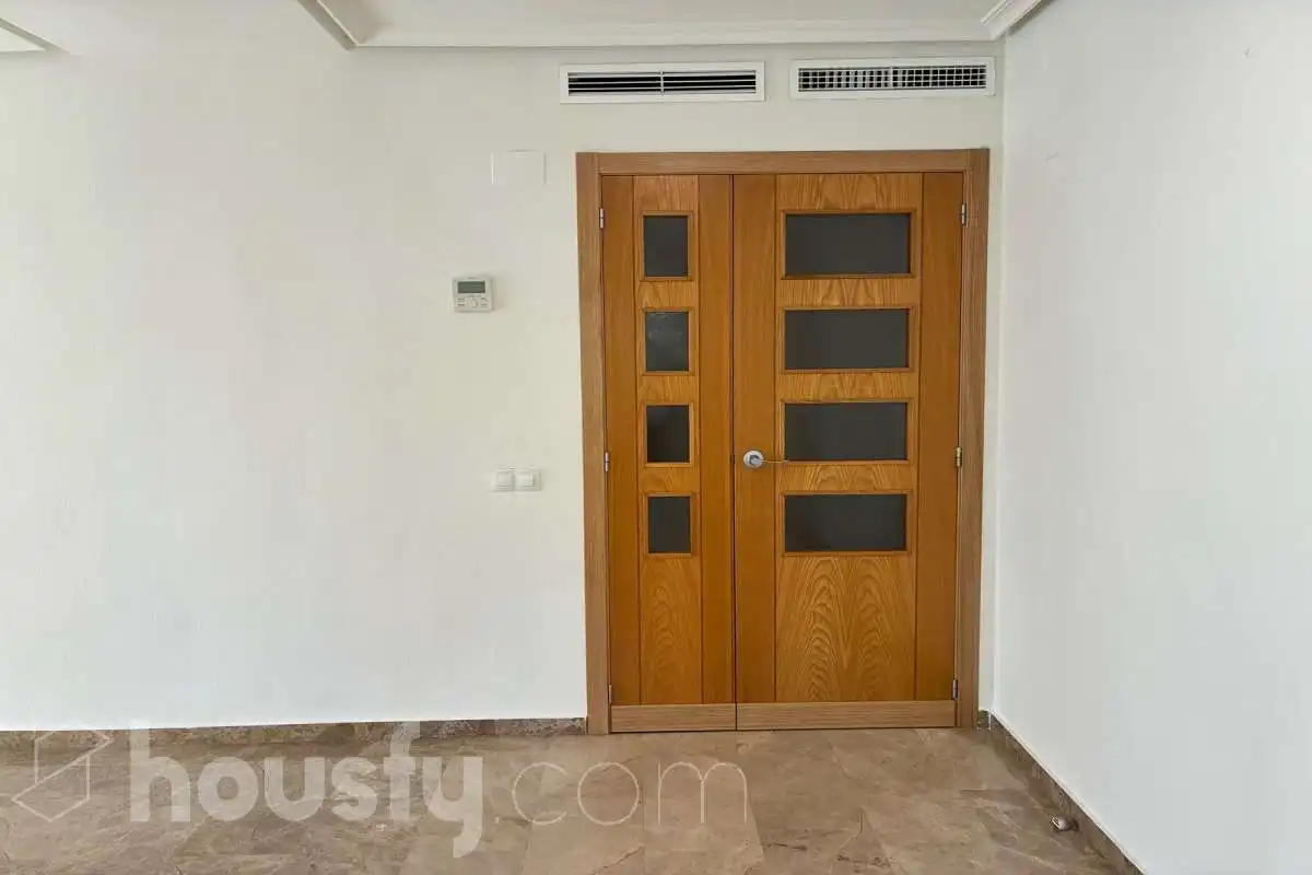 Flat for rent in Valencia  with Air Conditioner, Storage room and Balcony