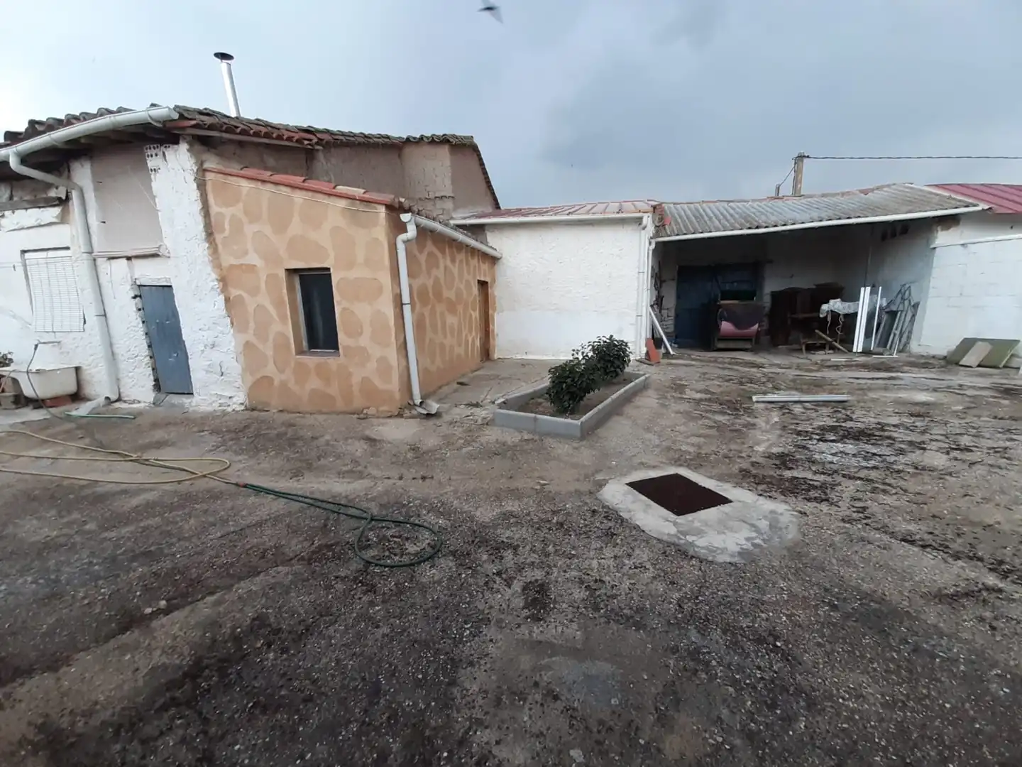 Vista exterior de Casa o xalet en venda en Piedrahita de Castro amb Calefacció i Jardí privat
