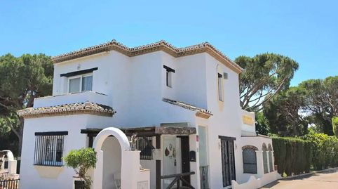 Foto 5 de Casa adosada en venta en Calahonda, Mijas
