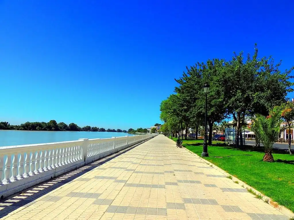 Vista exterior de Pis en venda en Coria del Río amb Terrassa
