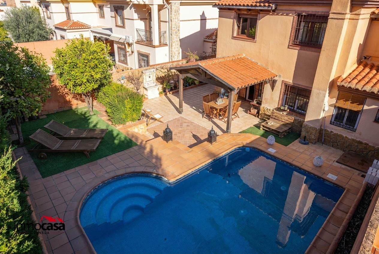 Piscina de Casa o chalet en venta en La Zubia con Jardín privado, Terraza y Piscina