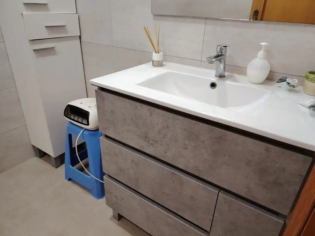 Badezimmer von Haus oder Chalet zur Miete in Olocau mit Möbliert