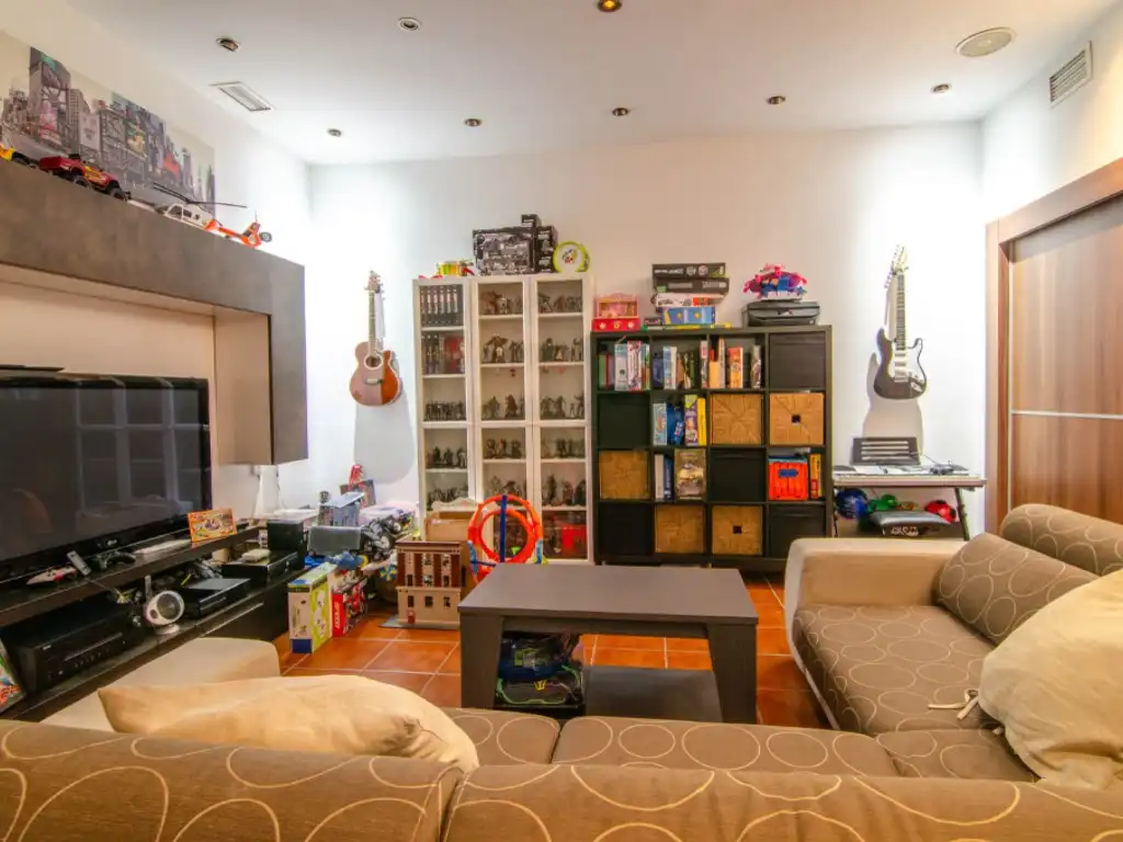 Sala d'estar de Casa o xalet en venda en La Rinconada
