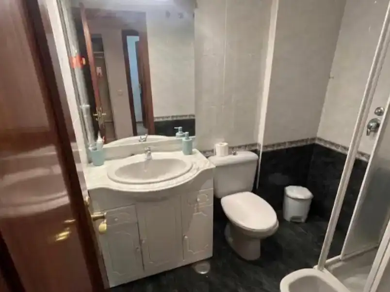 Baño de Piso en venta en Pinto con Aire acondicionado, Amueblado y Balcón