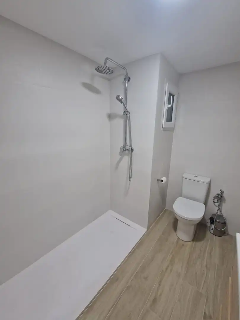 Bathroom of Flat for rent in Cullera  with Private garden, Parquet flooring and Furnished