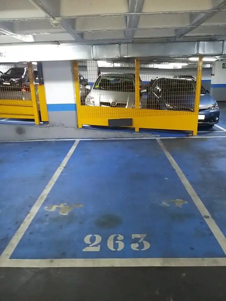Parkplatz von Garage zur Miete in Madrid