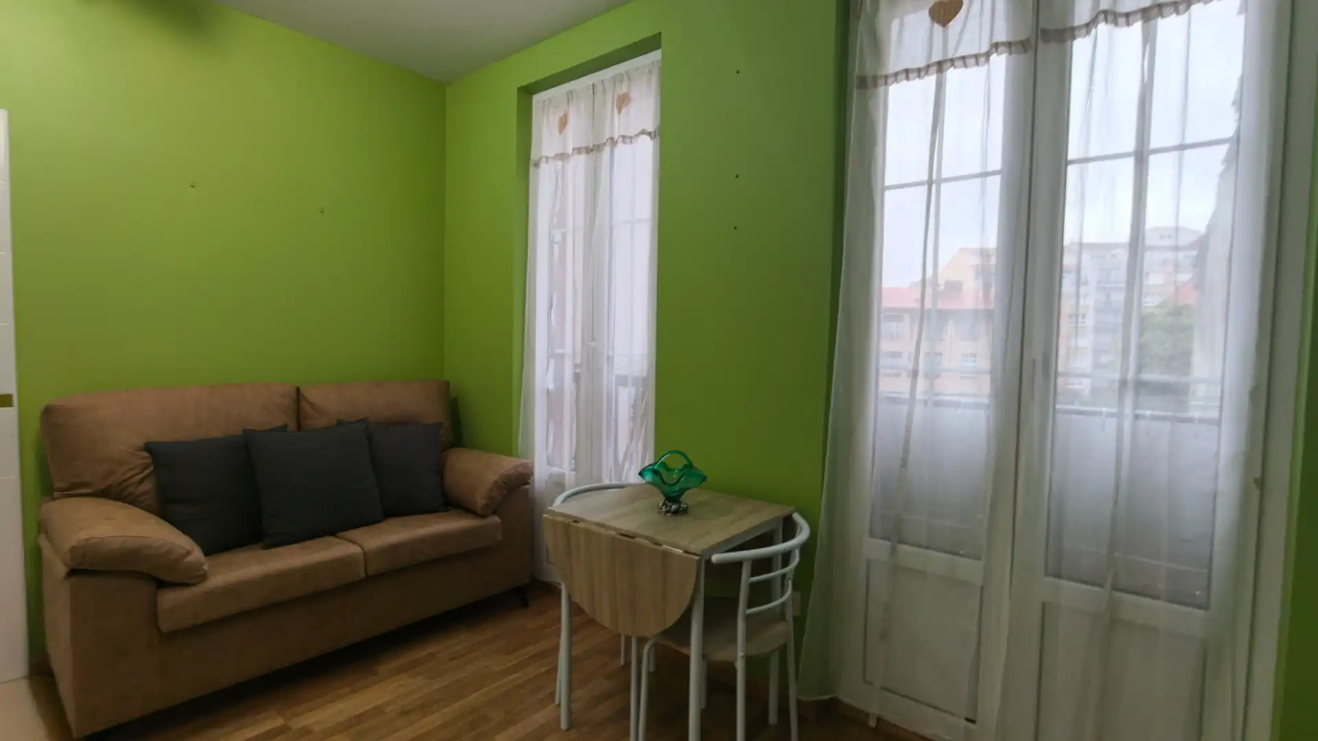 Habitación de Apartamento de alquiler en Avilés con Calefacción y Amueblado