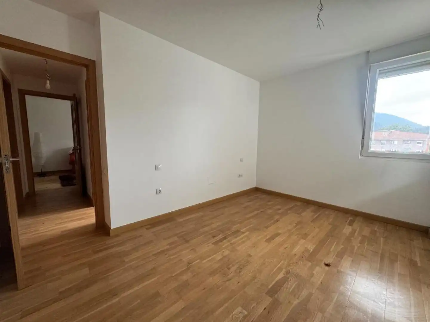 Piso en venta en Los Corrales de Buelna  con Calefacción, Parquet y Terraza