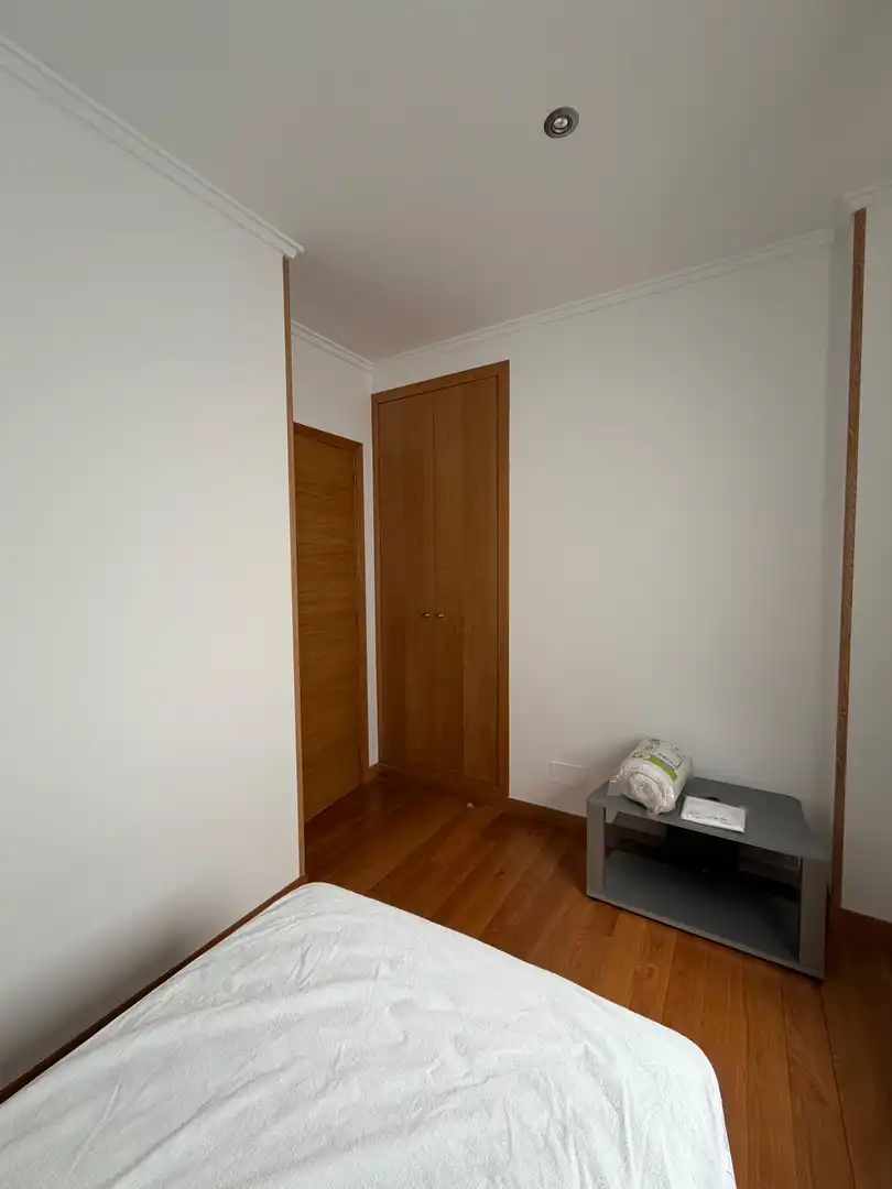 Dormitori de Apartament de lloguer en Lugo amb Calefacció, Traster i Moblat