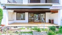 Vista exterior de Casa o xalet en venda en Calafell amb Jardí privat, Terrassa i Balcó