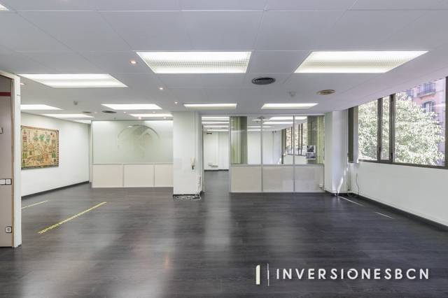 Oficina en Alquiler en Calle Valencia en Sagrada Família
