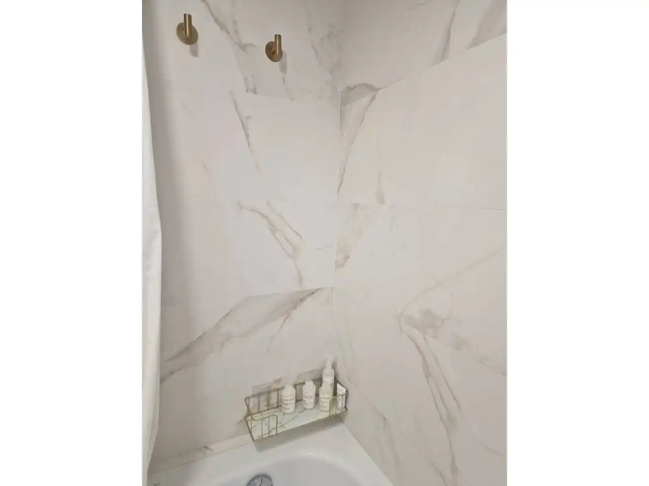 Badezimmer von Dachboden zum Verkauf in León Capital  mit Heizung, Parkett und Terrasse