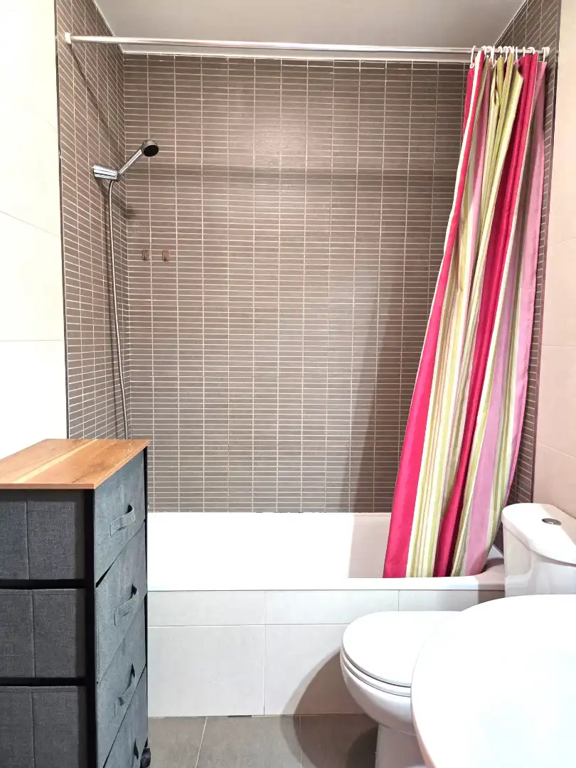 Badezimmer von Wohnungen zur Miete in Sanxenxo mit Terrasse, Möbliert und Ofen
