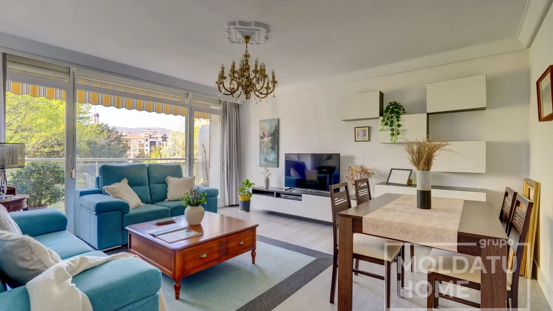 Sala de estar de Piso en venta en Irun  con Calefacción, Terraza y Trastero