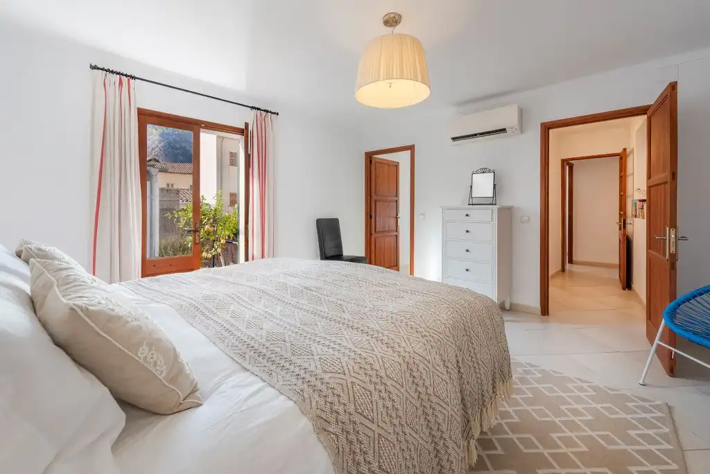 Habitación de Casa adosada en venta en Pollença con Aire acondicionado, Jardín privado y Terraza