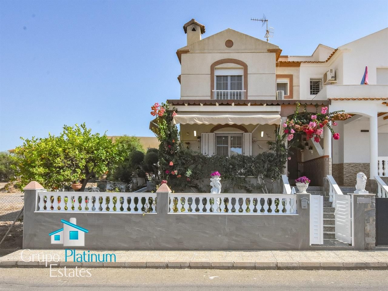 Exterior view of Single-family semi-detached for sale in Pulpí  with Heating, Private garden and Swimming Pool