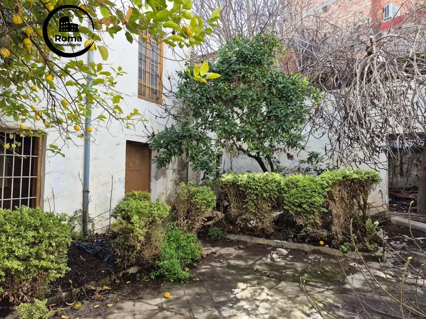 Vista exterior de Casa adosada en venda en Loja amb Terrassa