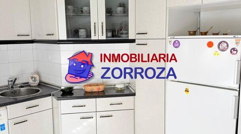 Foto 2 de Piso en venta en Grupo Zazpilanda Etxaldea, Zorrotza, Bilbao