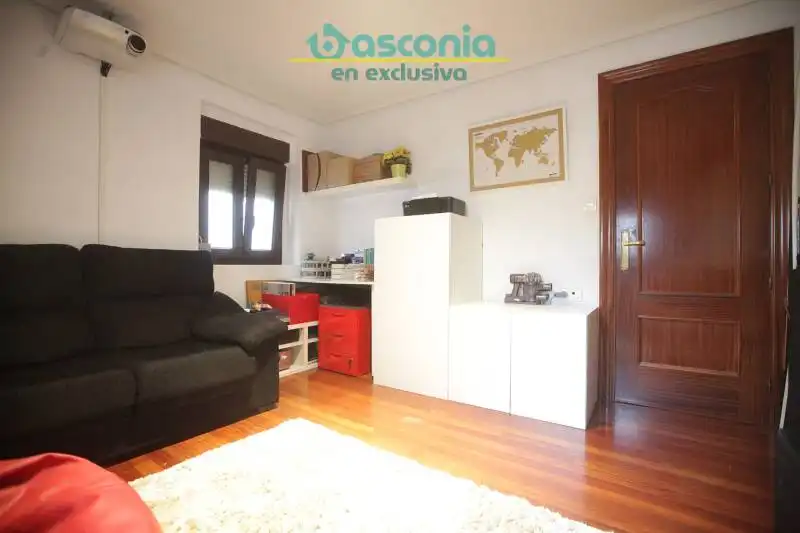 Bedroom of Flat for sale in Bilbao   with Furnished