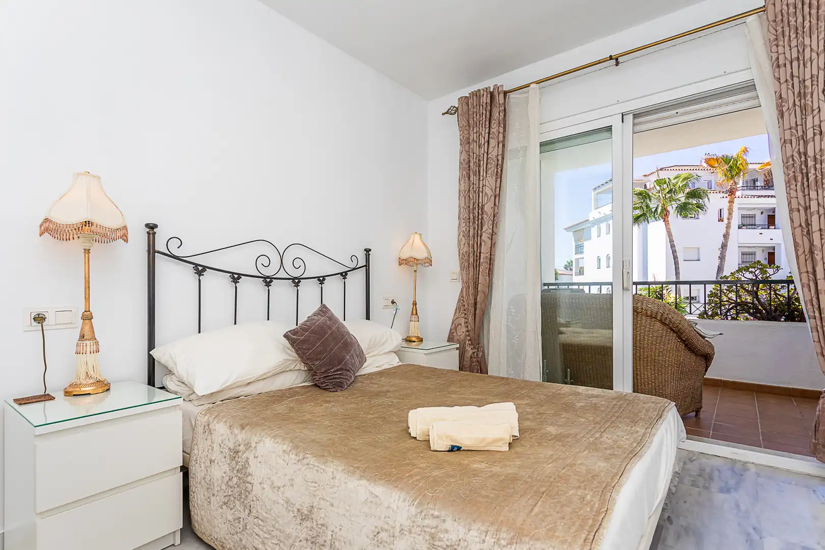 Apartament amb piscina en venda a Calahonda, imagen 7