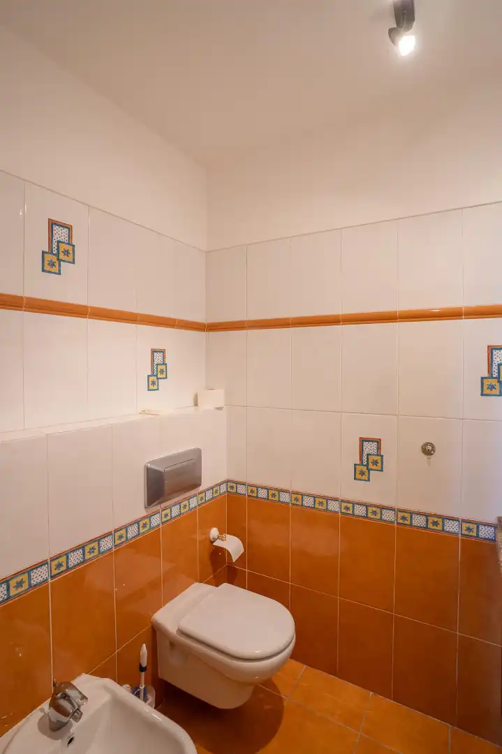 Baño de Edificio en venta en San Cristóbal de la Laguna con Alarma