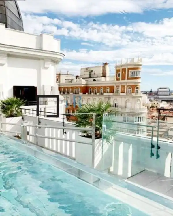 Terrassa de Pis en venda en Madrid amb Aire condicionat i Piscina
