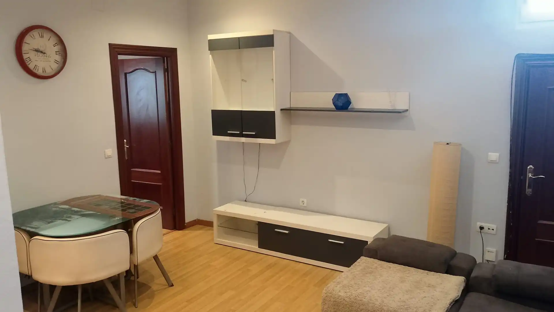 Living room of Flat for sale in Gijón   with Heating, Parquet flooring and Furnished